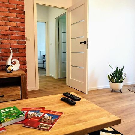 Nowoczesny Apartament Na Promenadach Wroclawskich Exterior foto